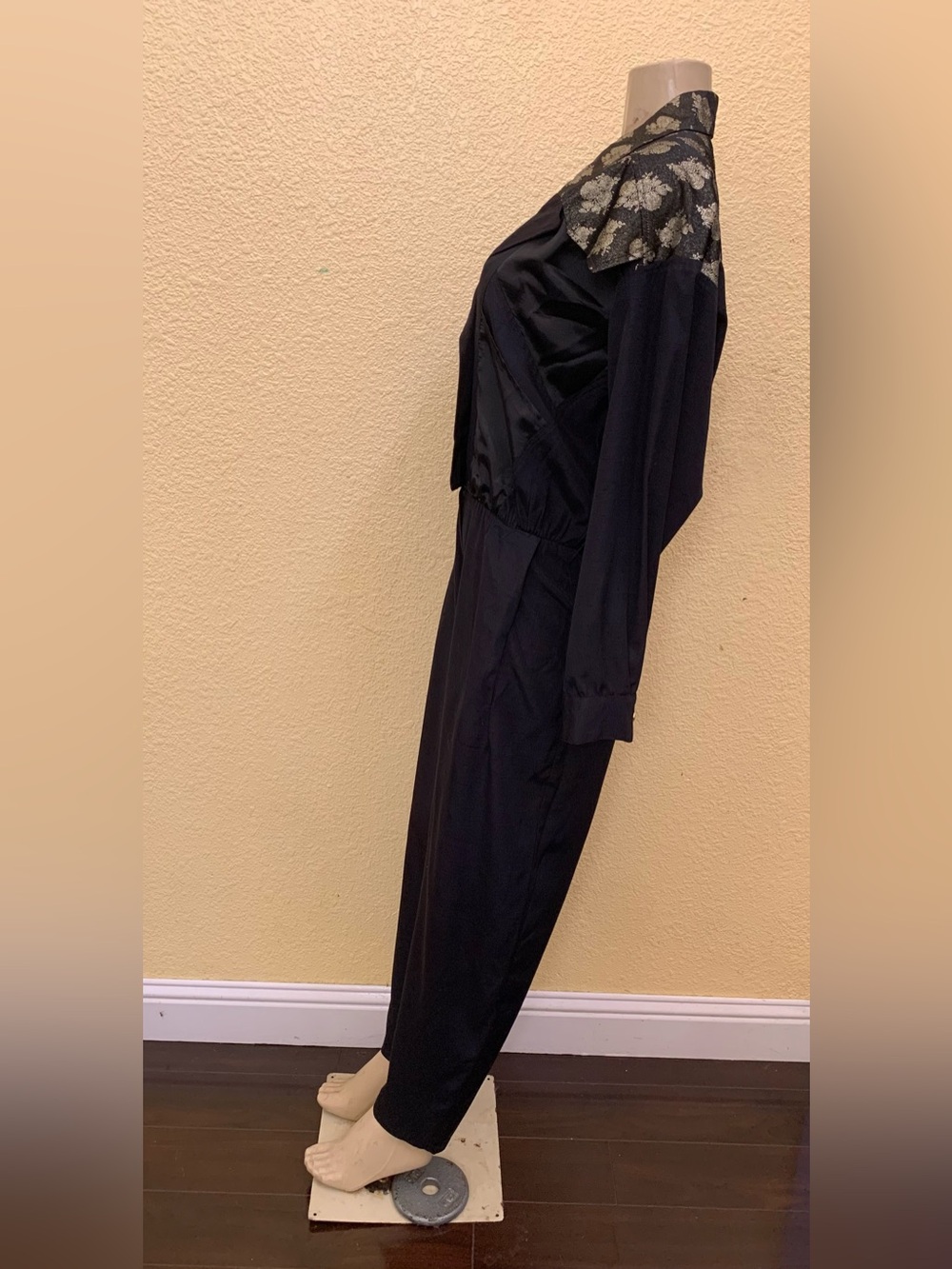 VTG Jon Wesley Size 8 Black With Gold Flowers Pattern Long Sleeve Jumpsuit - Picture 6 of 8